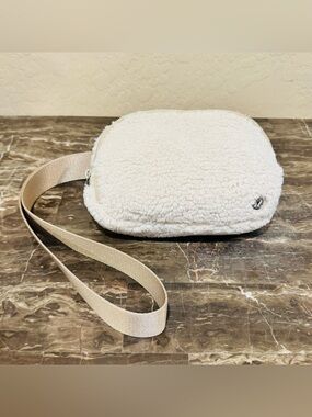 NEW Lululemon Fleece Everywhere Belt Bag